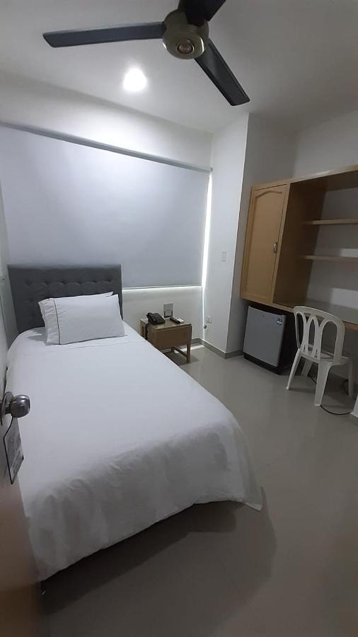 Onoma Hotel Lorica Ngoại thất bức ảnh
